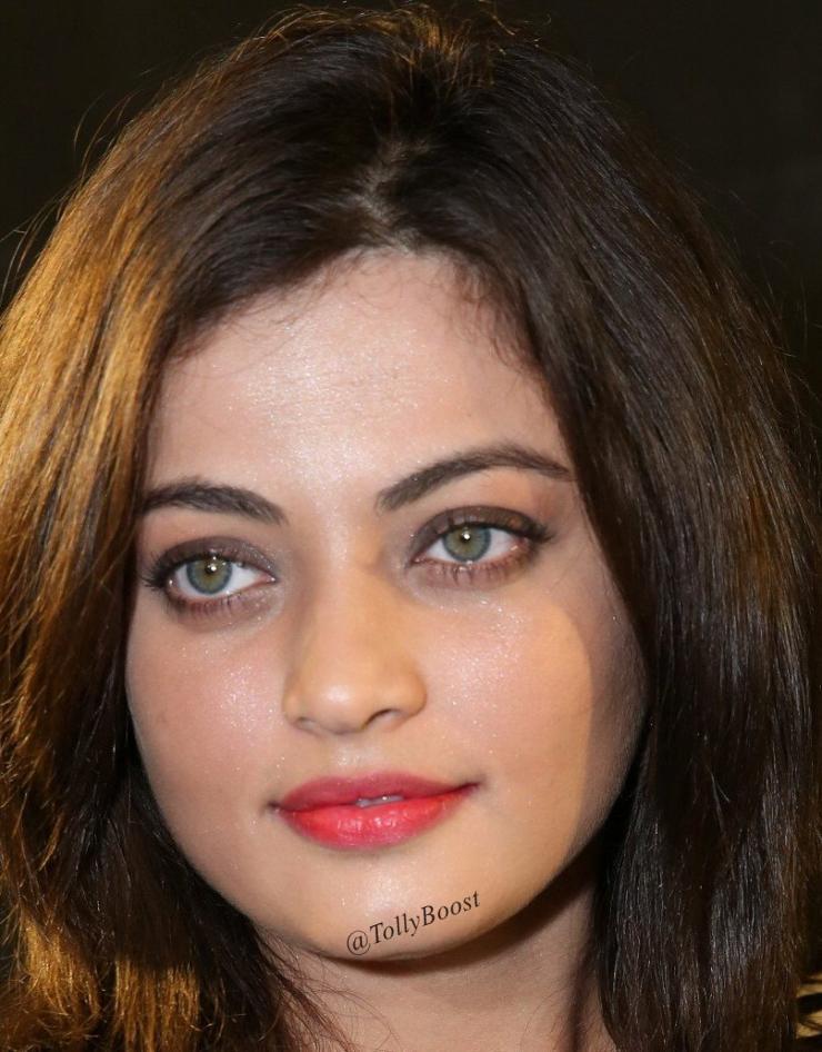 Beautiful Indian Girl Sneha Ullal Hot Looking Face Closeup Gallery